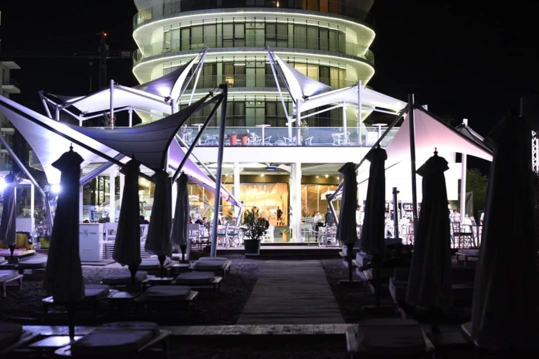 White Tower Mamaia Prestige Apartments מראה חיצוני תמונה